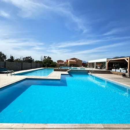 Vakantiehuis Mini - Piscine - Climatisation - Wifi - 2km